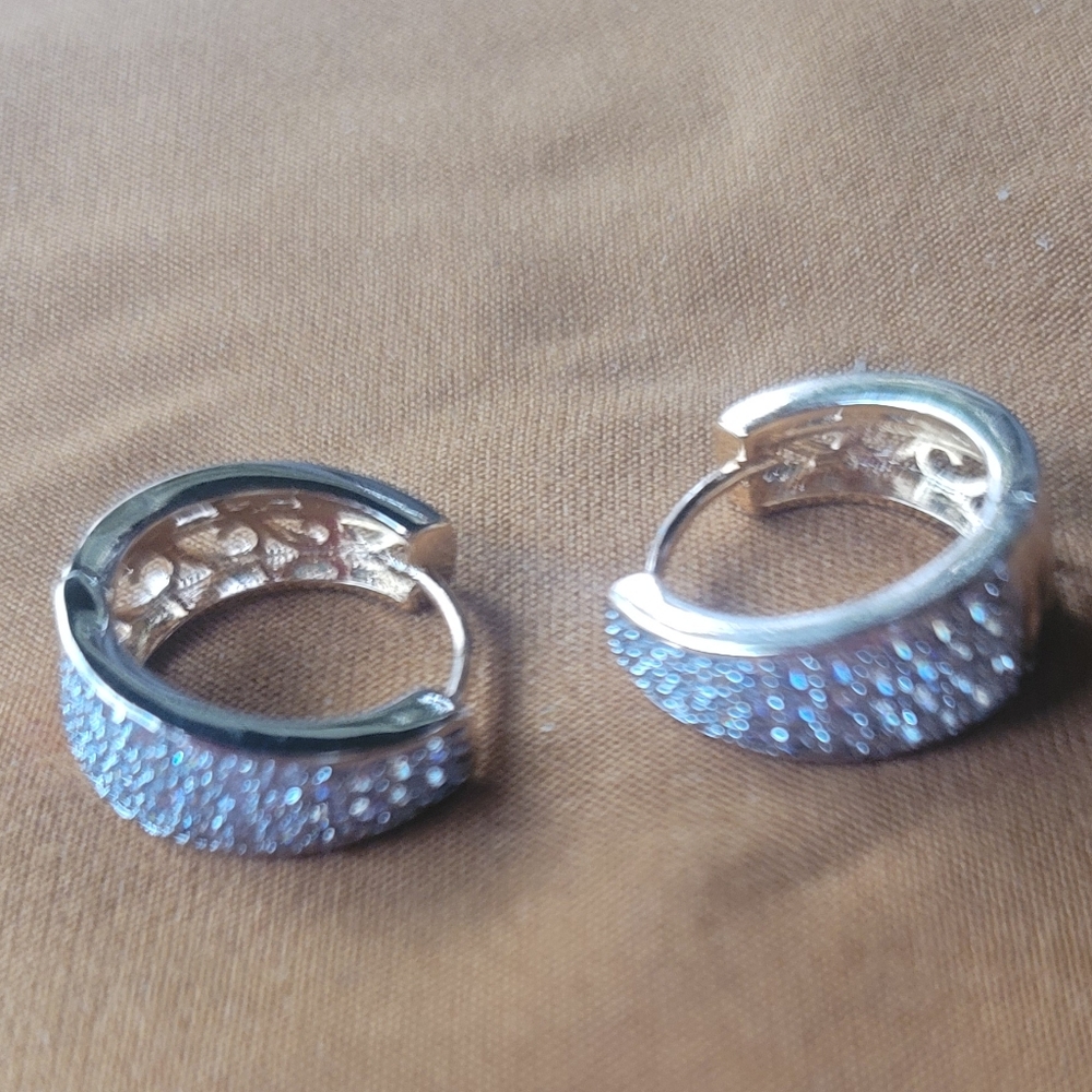 Elegant Gold and Clear Hoop Earrings